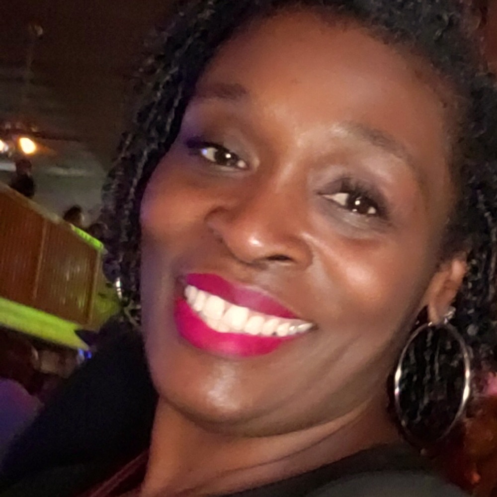 Meet your Posher, Raquel